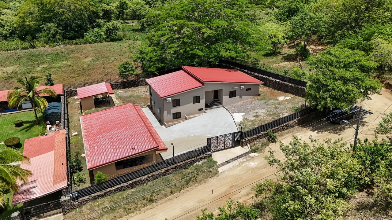 Your Costa Rican Retreat with Room to Grow in Playas del Coco