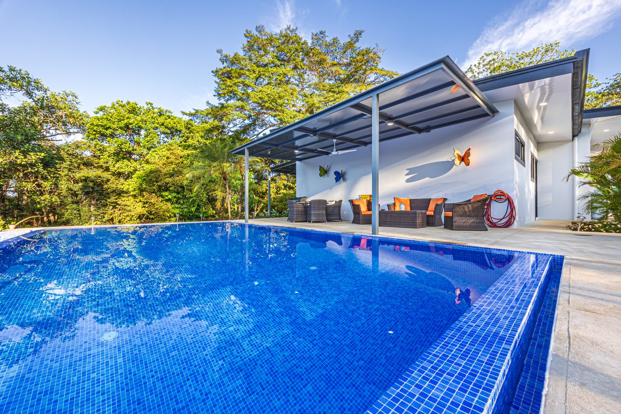 1.5 Acres of Lush Jungle and Elegance – Modern 3-Bedroom Villa in the Hills of Uvita