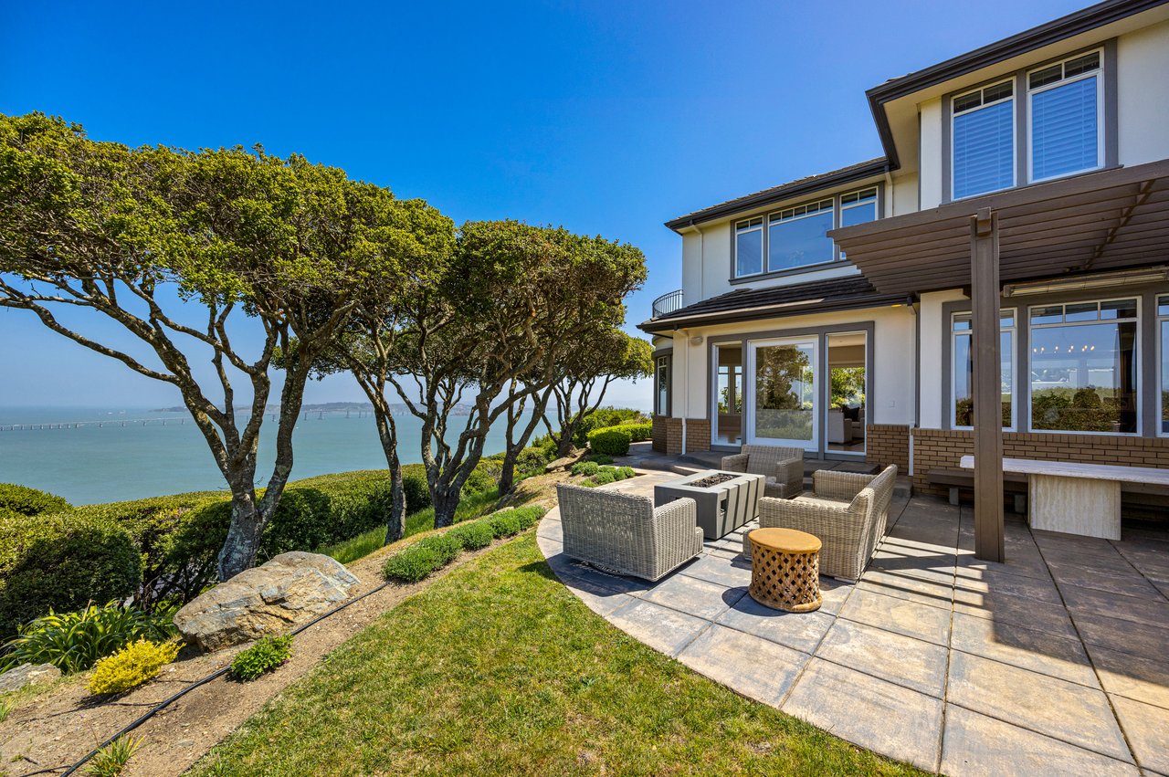 Sweeping Views Across the Bay