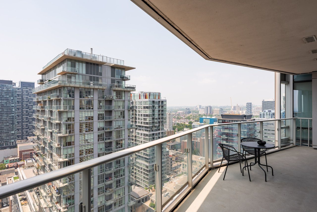 Suite 3203- 180 University Avenue