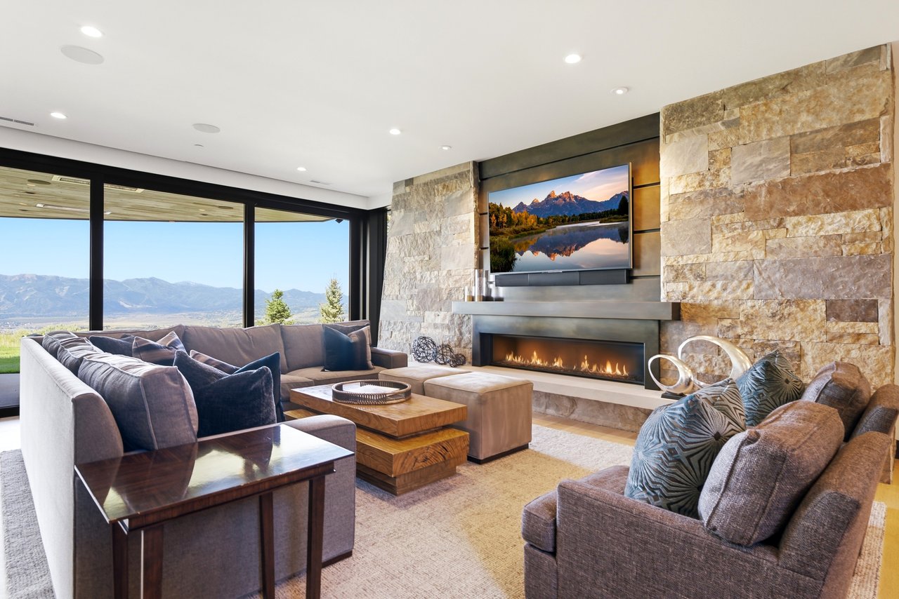 Top-of-Promontory Architectural Estate — Furnished & Turnkey - Front-Row Mountain Views