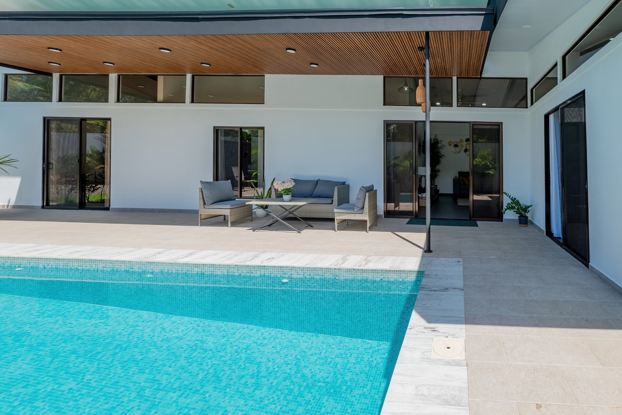 Villa Selva – Just Steps from the Chaman Beach 