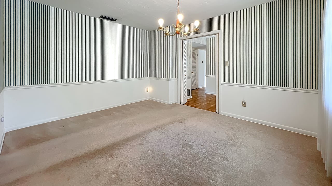 Mid-Century Modern 4-Bedroom in Dommerich Hills, Maitland