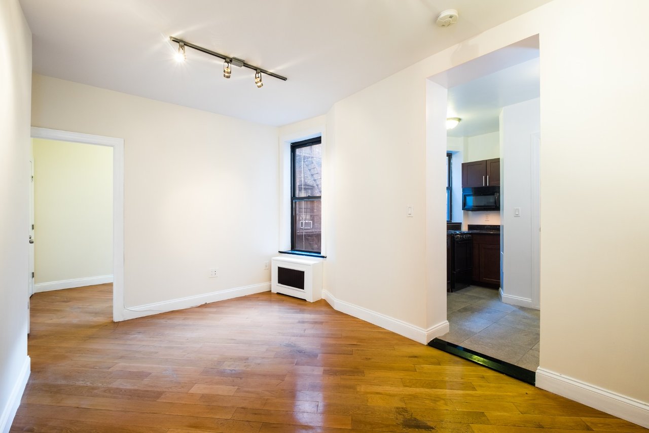 339 East 12th Street Unit: 18
