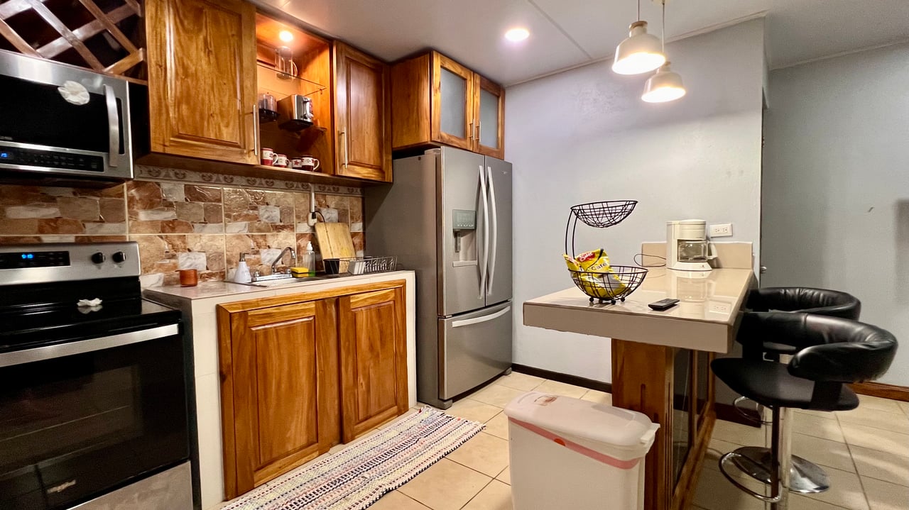 3-Bedroom Home with Large Pool and Garden in Bahía