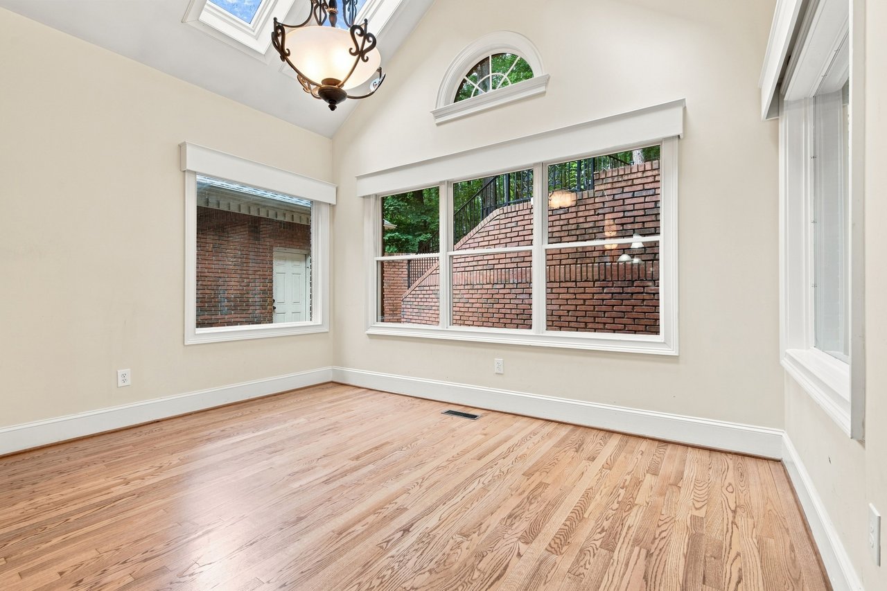 Where Luxury Meets the View on Monte Sano