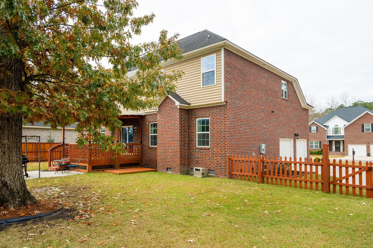 5516 Crescent View Dr