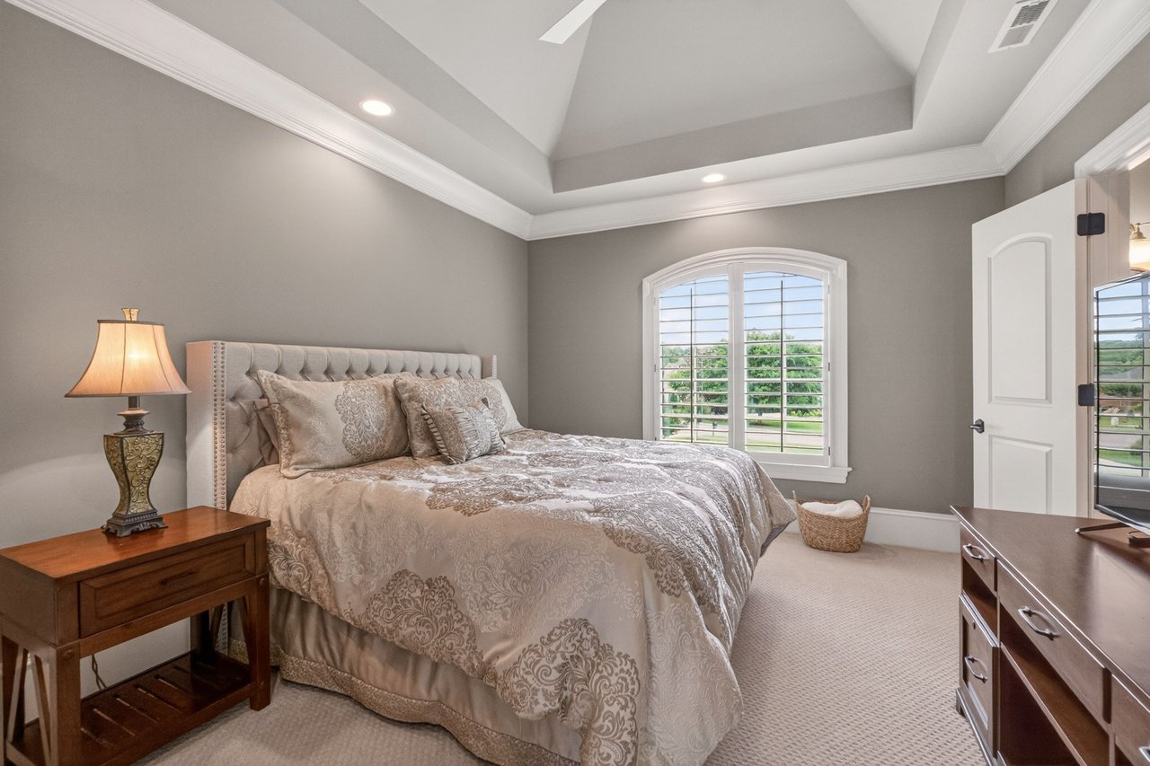 Private Exclusive Listing