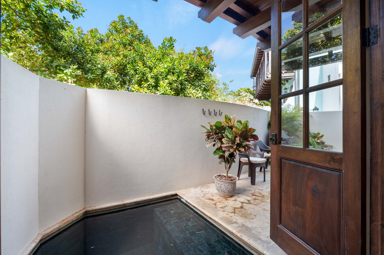 10 Plaza Carlota | A Rare Single-Level Gem in Las Catalinas