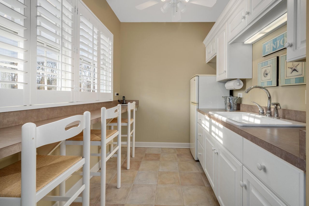 3723 Grand View Ct, St. Charles IL. - Luxury Living in the Tradition Neighborhood