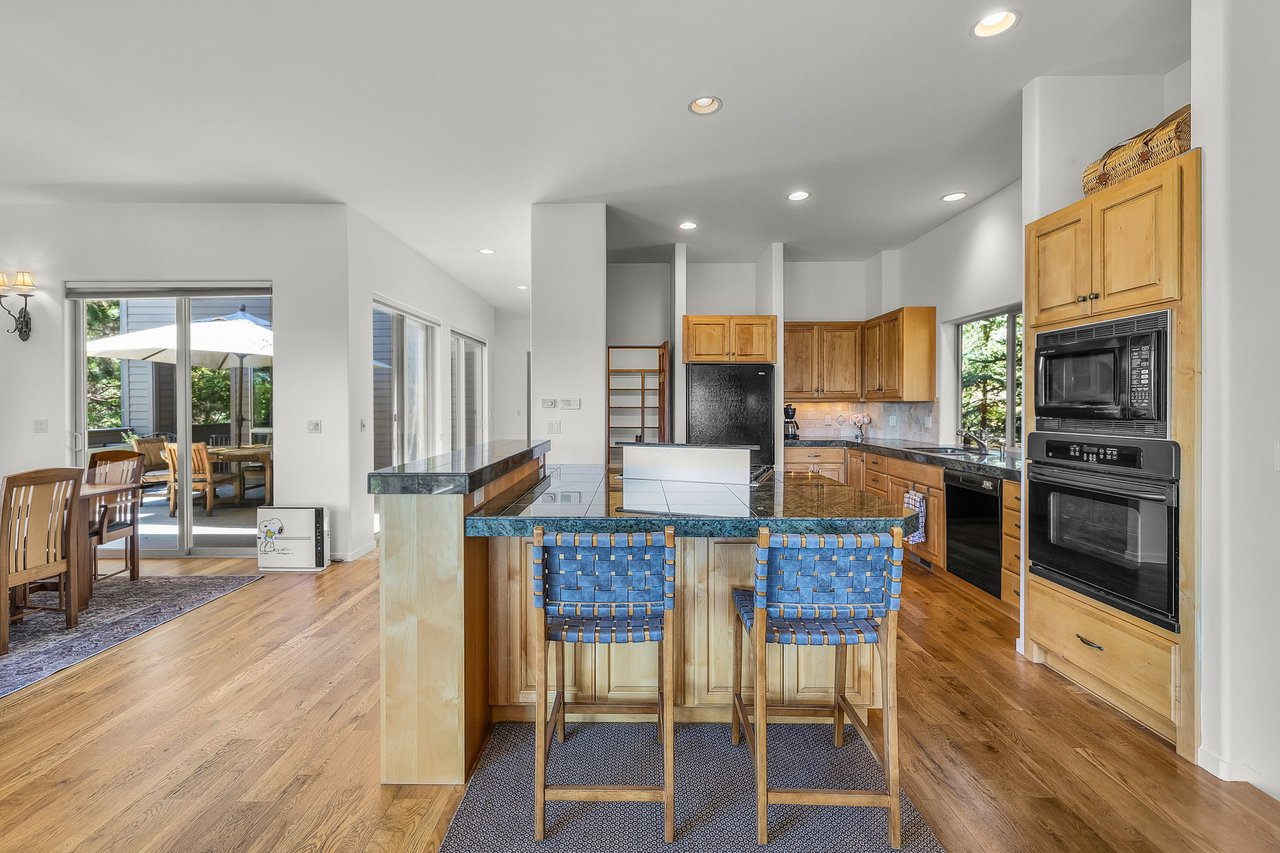 2582 NW 1st Street