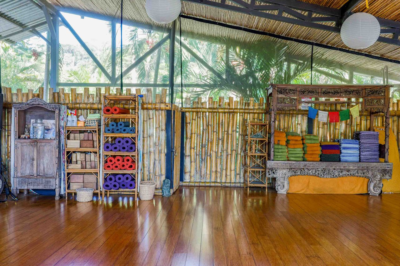 Profitable Business Dominical Yoga Retreat Property with Ocean Views