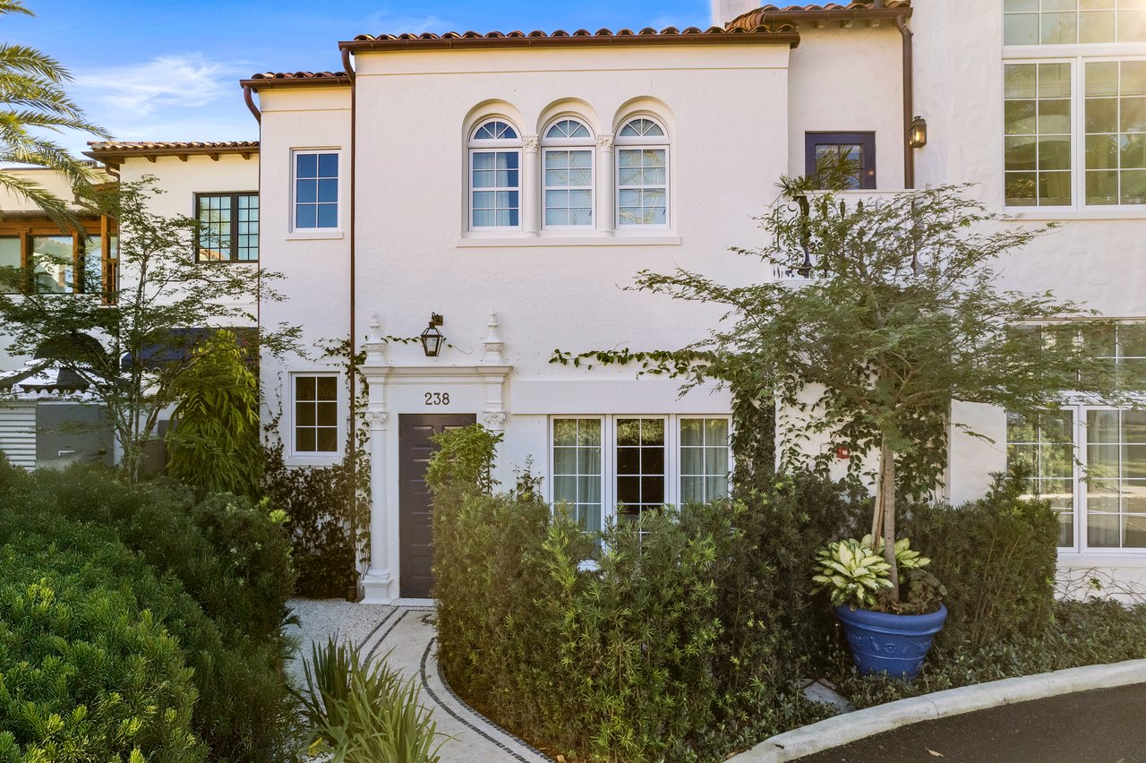 Mid-Island Townhouse