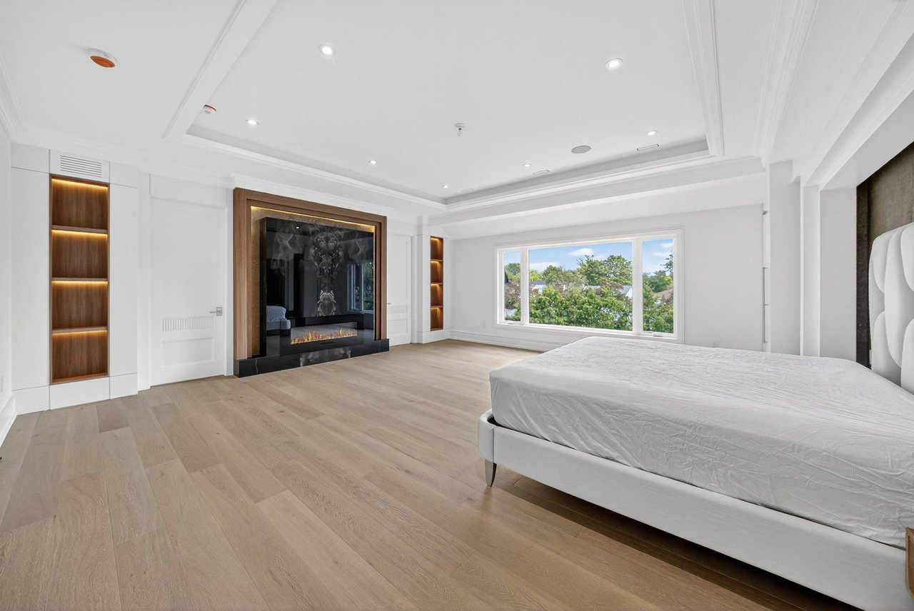 Distinctive Luxury Residence