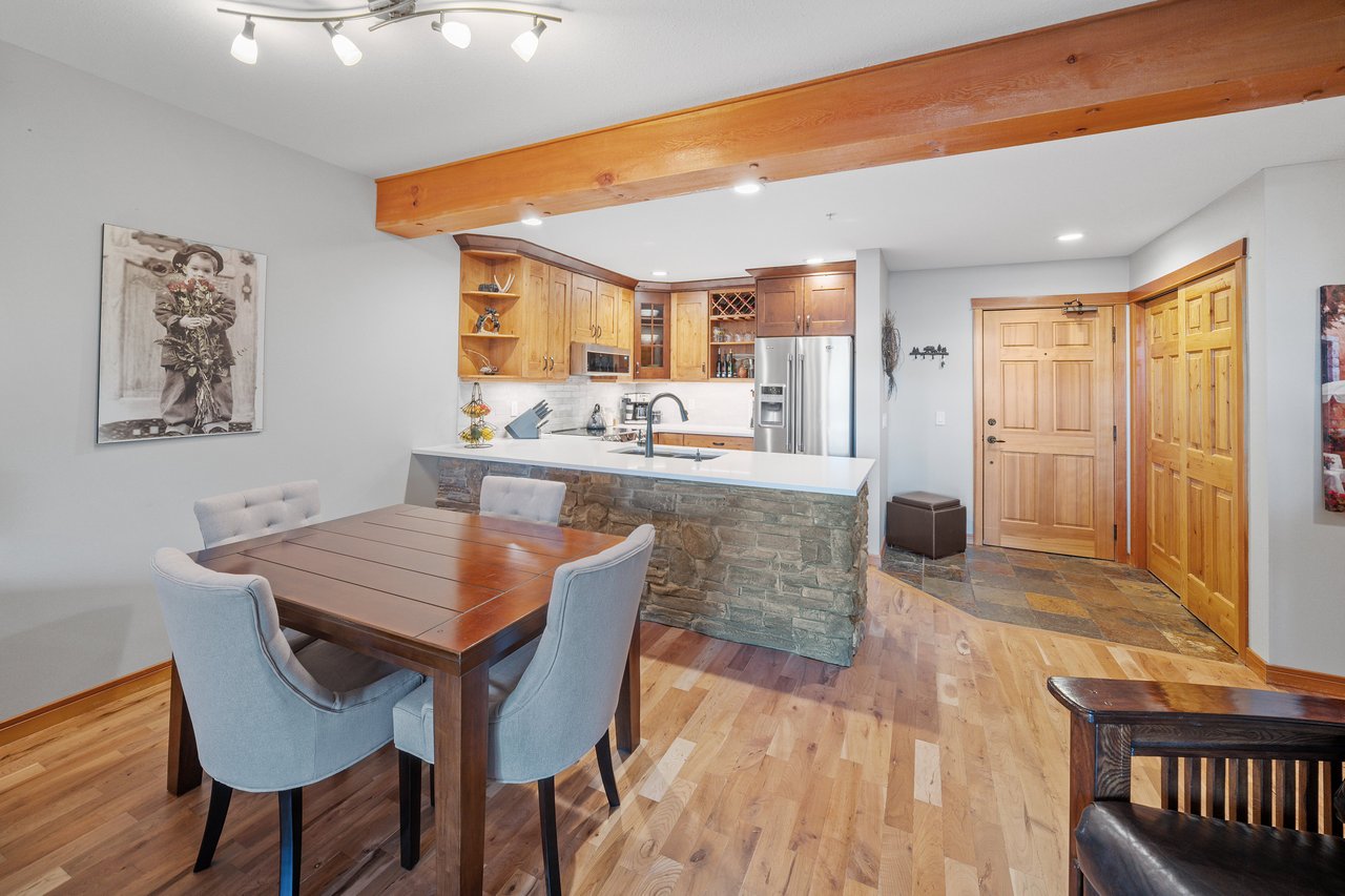 112-104 Armstrong Place