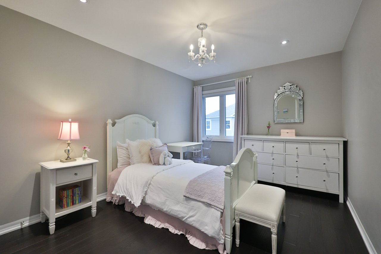 3205 Violet Gardens, Oakville