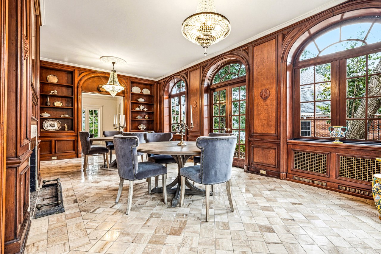 794 Springdale Road NE