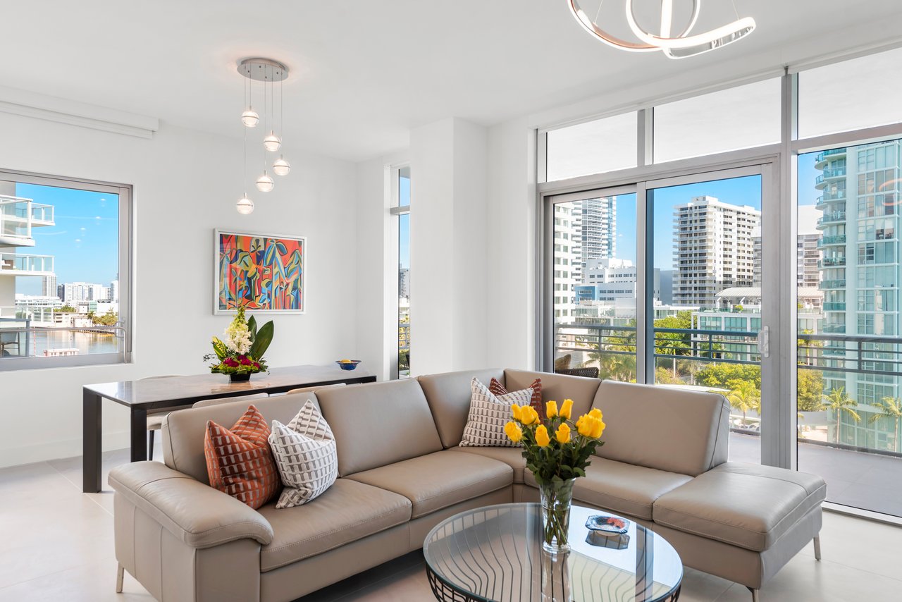 Aqua Gorlin Residence 703
