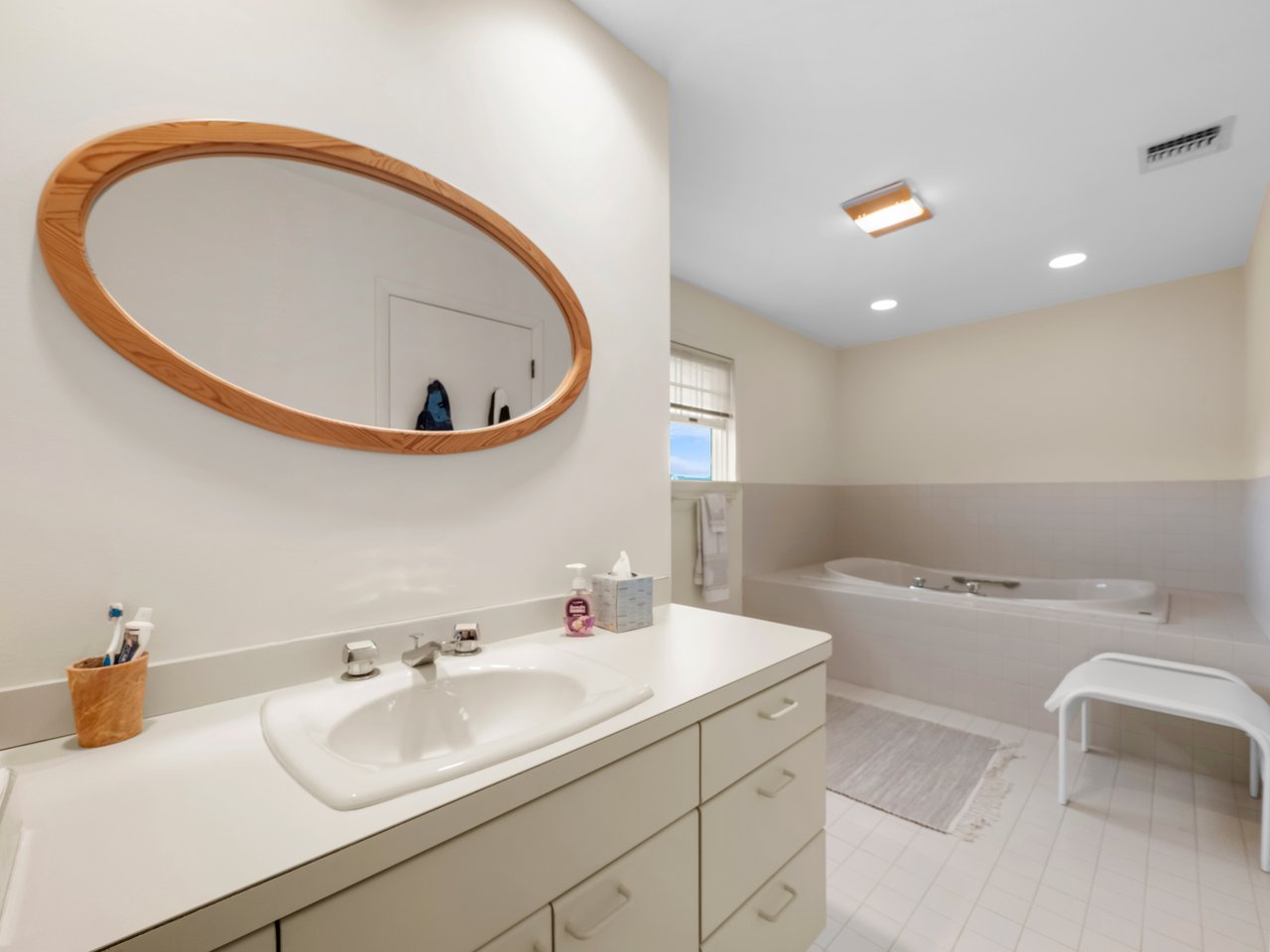 15 Beacon Drive, Loveladies