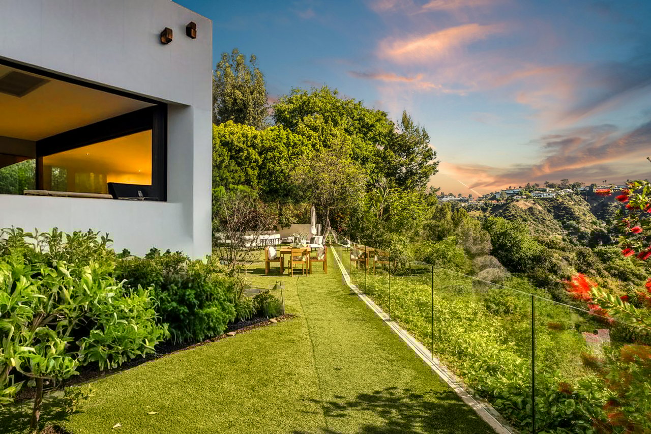 1116 Linda Flora Drive
