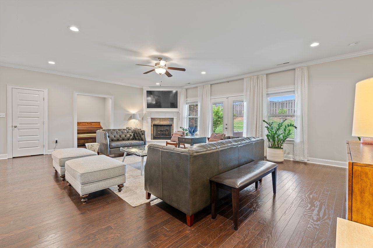 LARGE, GORGEOUS HOME - MADISON CITY SCHOOLS!