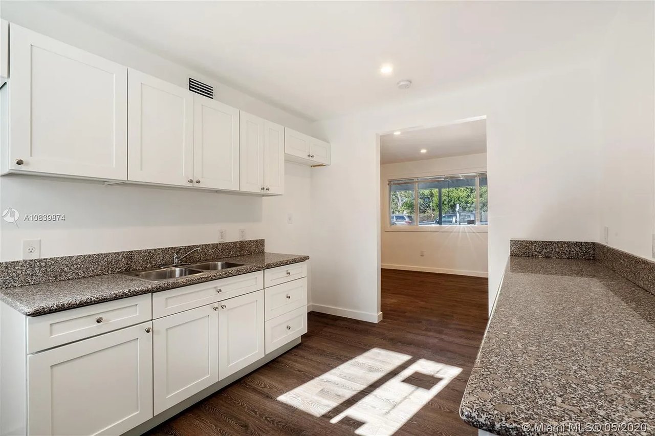 828 NW 14th Way
