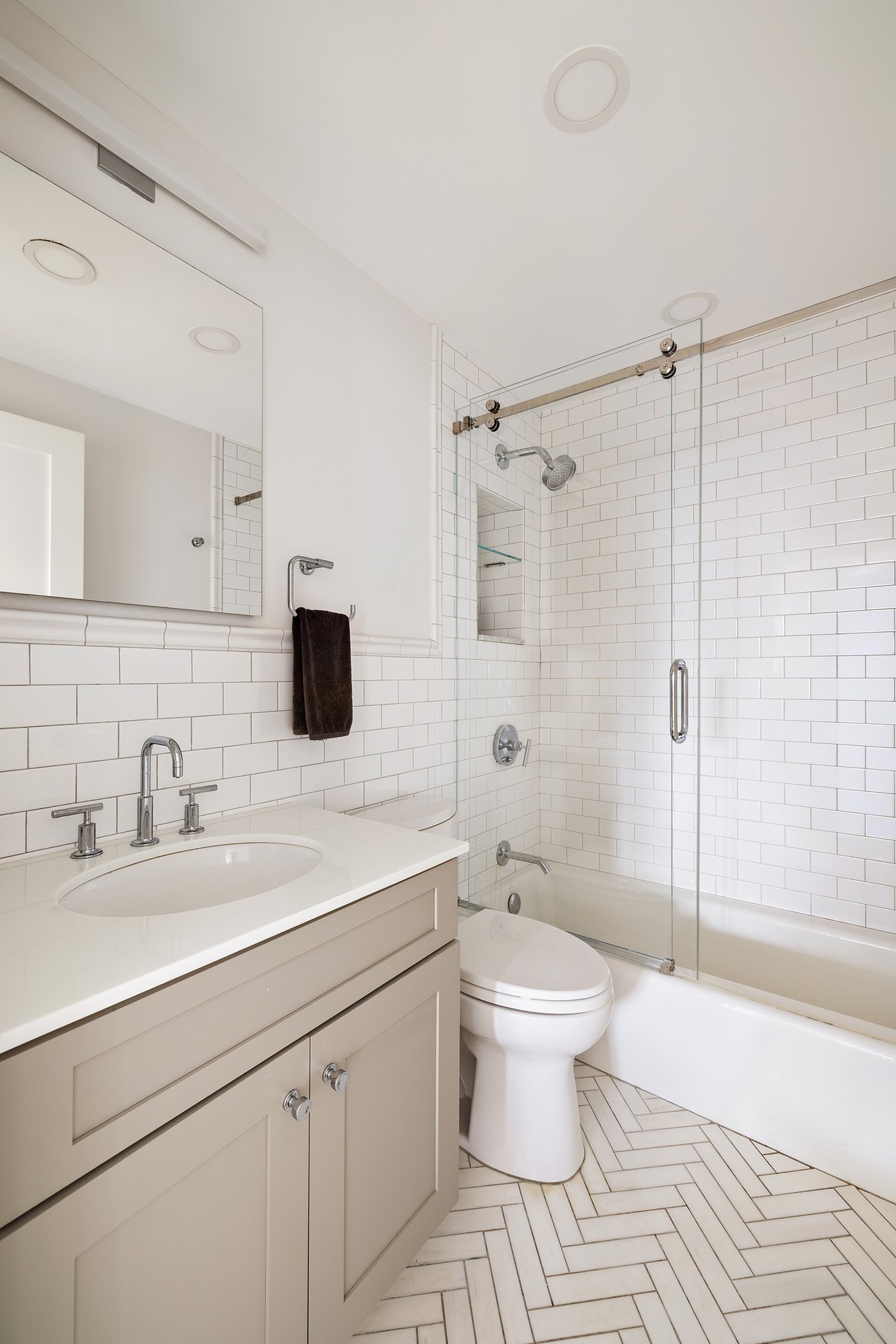 301 East 87th Street Unit 23D