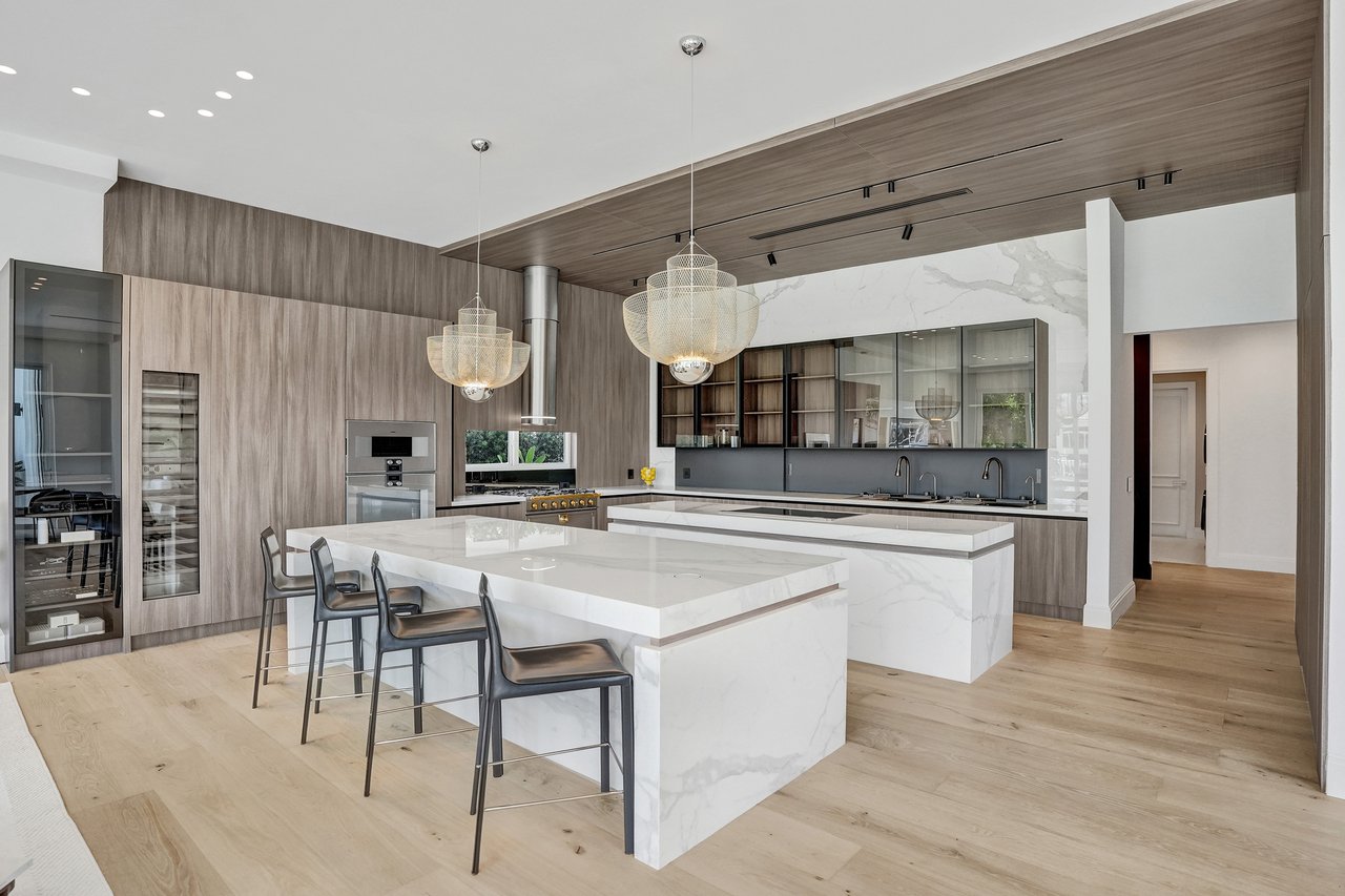 30  S Compass Dr