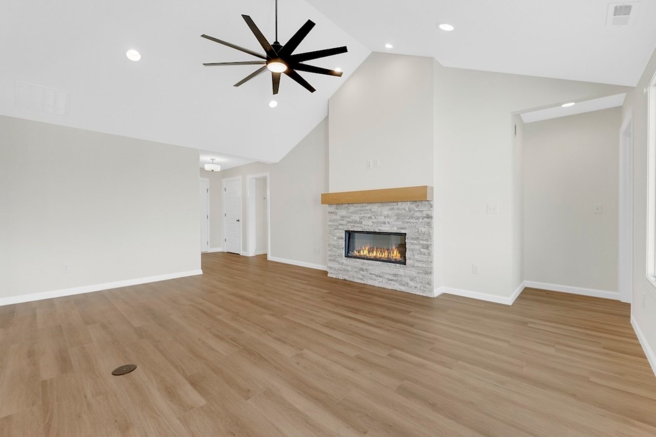 1092 Zenos Blvd