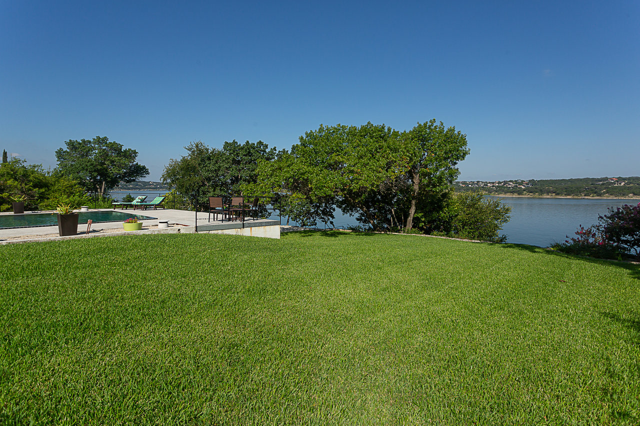 Iconic Lakeway Waterfront