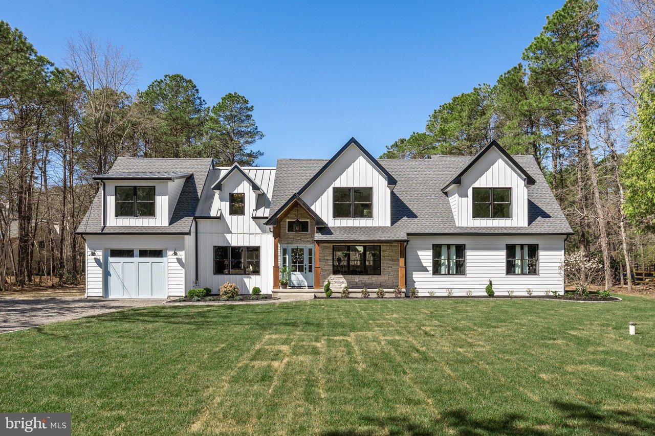 136 W Centennial Drive