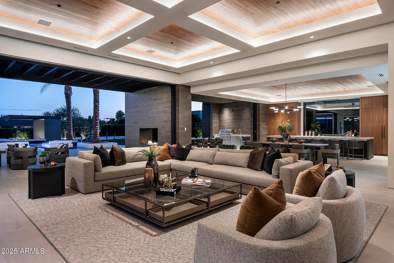 6911 E Jackrabbit Rd