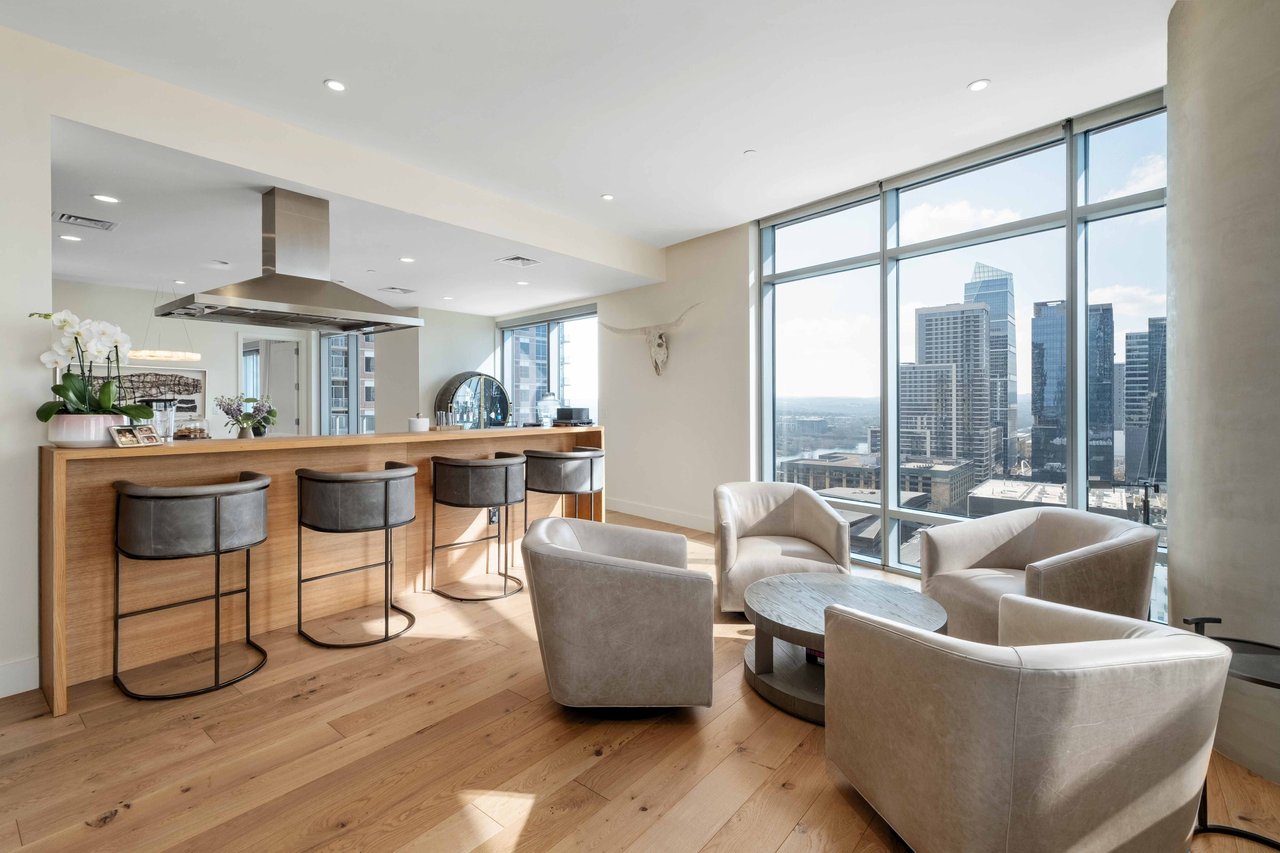 200 Congress Ave #18AE