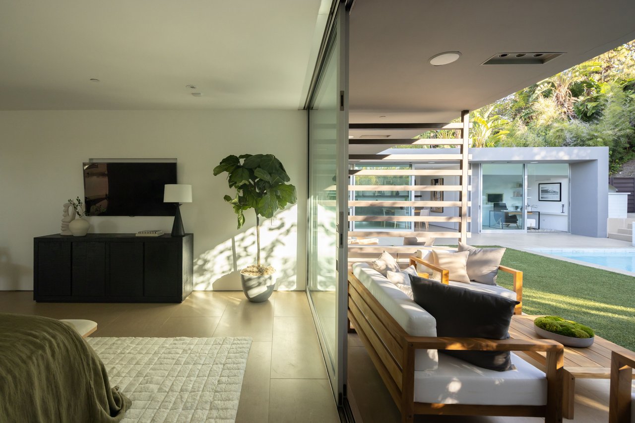 1166 Angelo Dr, Beverly Hills 