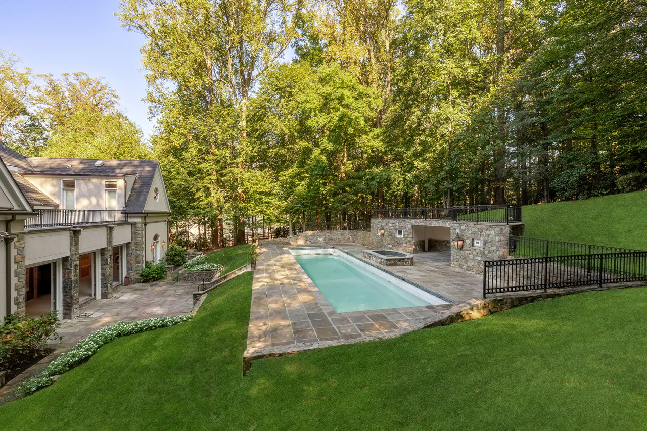 11218 River View Drive