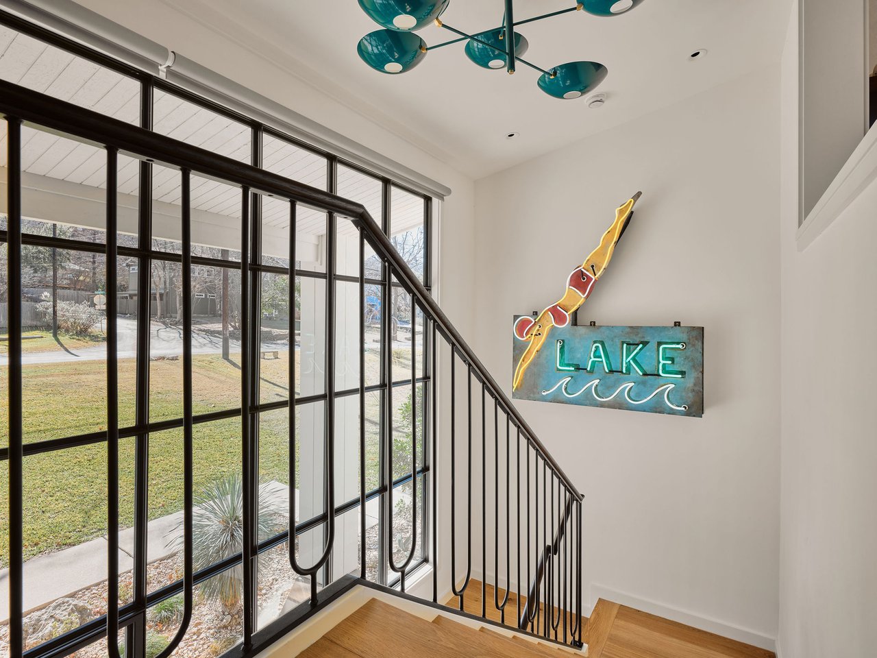 3016 Edgewater Drive