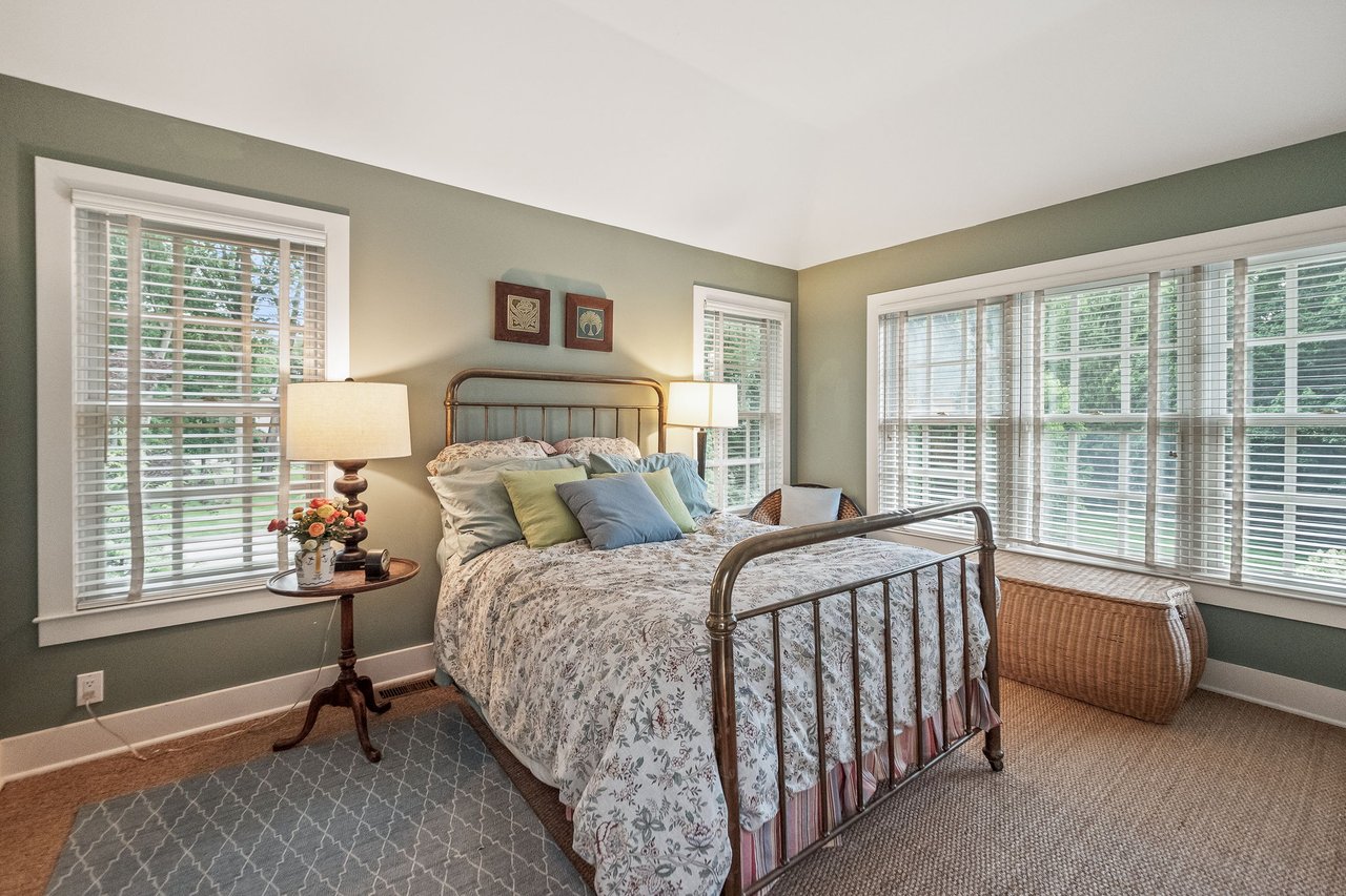 5425 Brookdale Rd, Bloomfield Hills, MI 48304