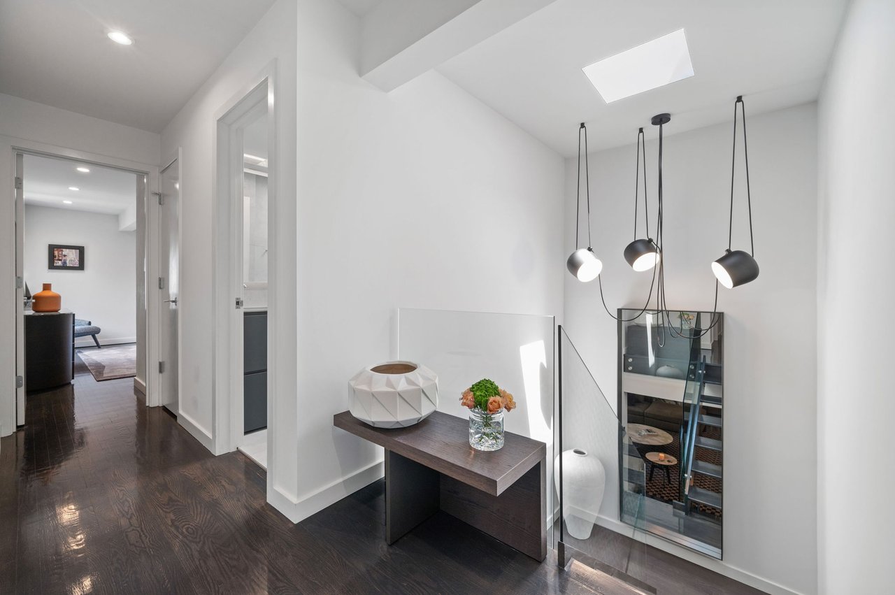 2321 N. Geneva Terrace, Unit C