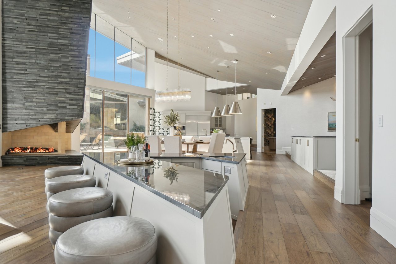 4141 E Canyon Estate Dr