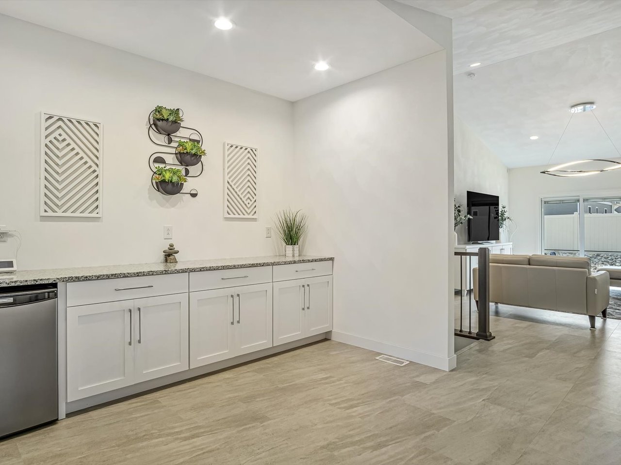 Contemporary Freeburg Villa on a Quiet Cul-de-Sac: 428 Firestone Street