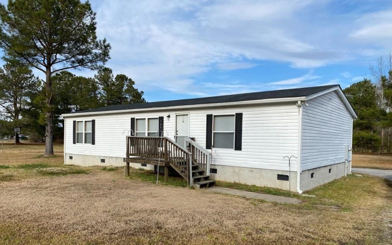 908 Greenhall Rd