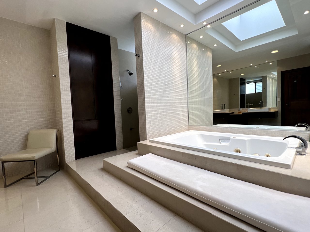 Champagne House