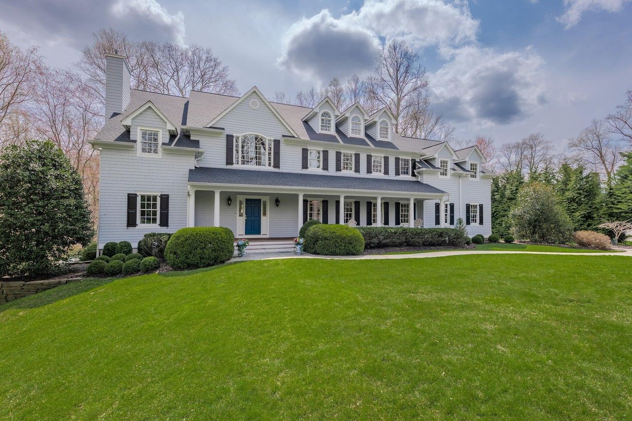 51 Lloyd Ln