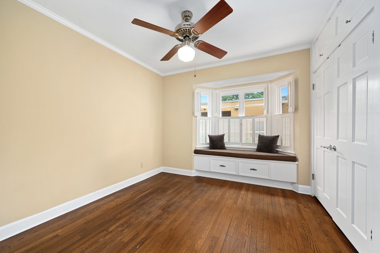 1311 Kent Lane