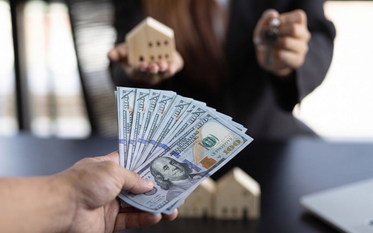 How to Compete With Other Buyers Without Overpaying