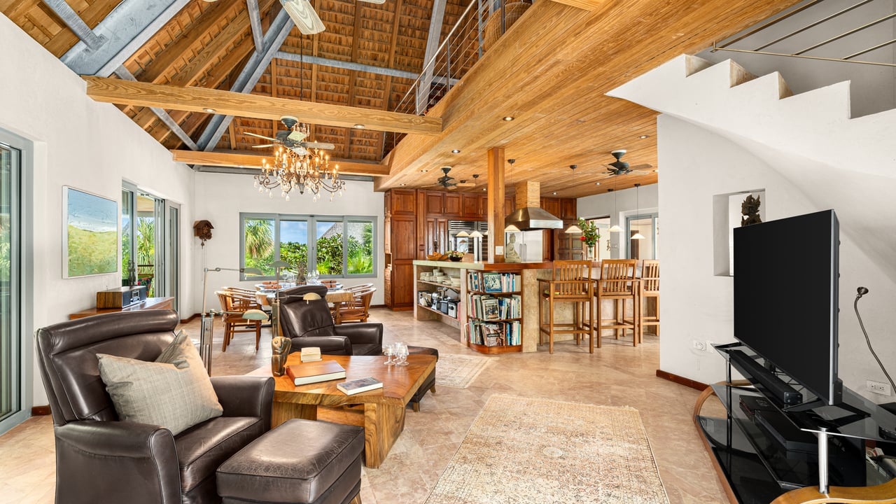 1143 Salt Spring Estate House 2