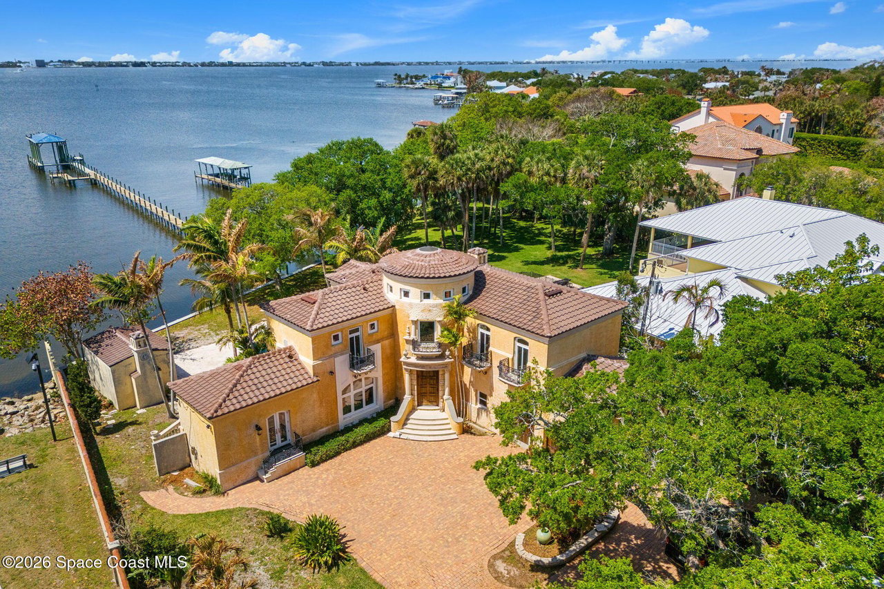 1000 N Riverside Dr