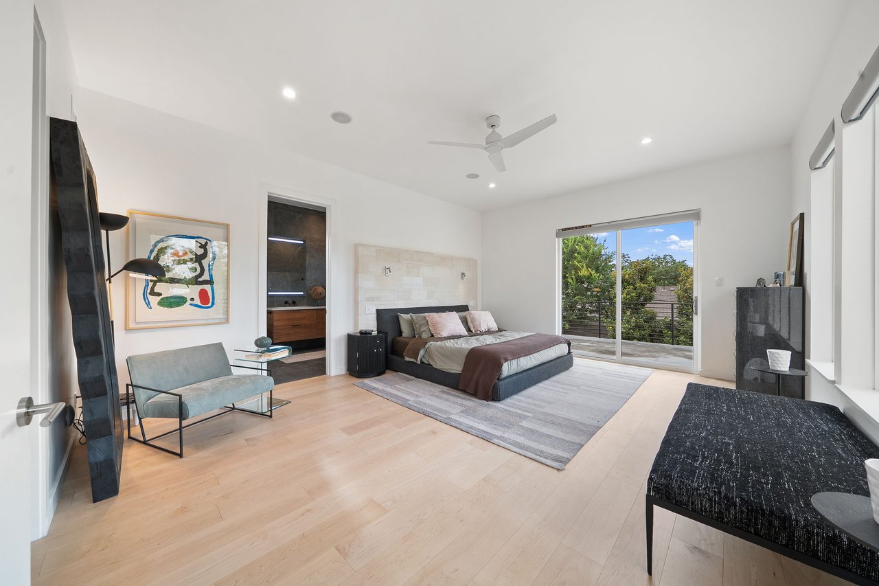 423 W Colorado Boulevard