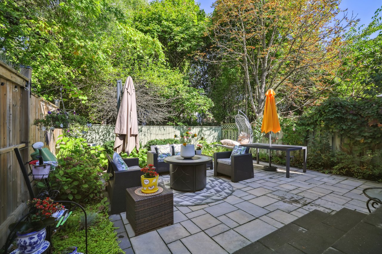 Updated Link Home on Ravine Lot