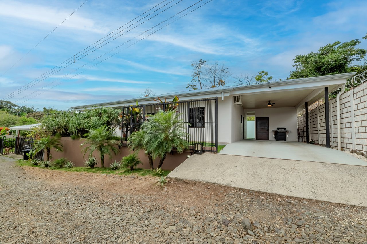 Vista de la Montaña House - Beautiful residence in the desirable Finca Los Alfaro - Quepos
